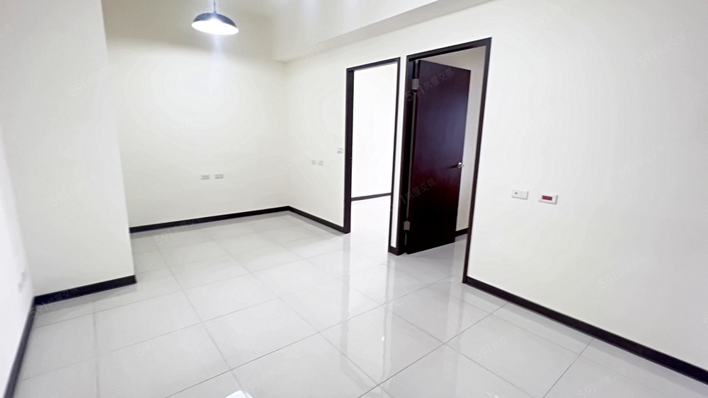 新埔捷運全新電梯景觀兩房英倫公園 - Image 1