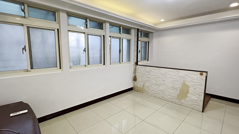 可租補近日月光商場活巷好租車位 - Image 1