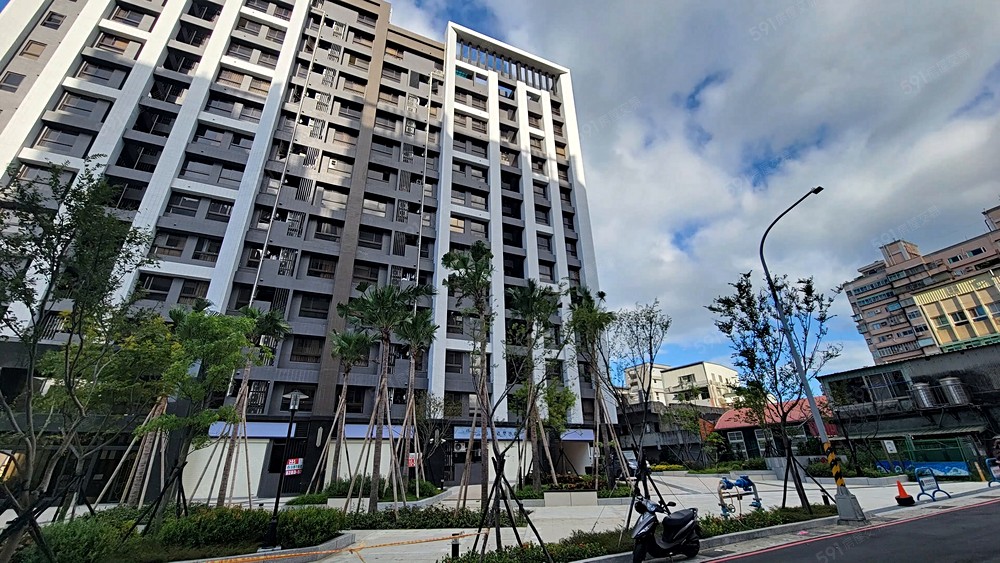 河岸景觀三房車~有露臺~可入籍~可申請租補~含管理費含車位 - Image 1