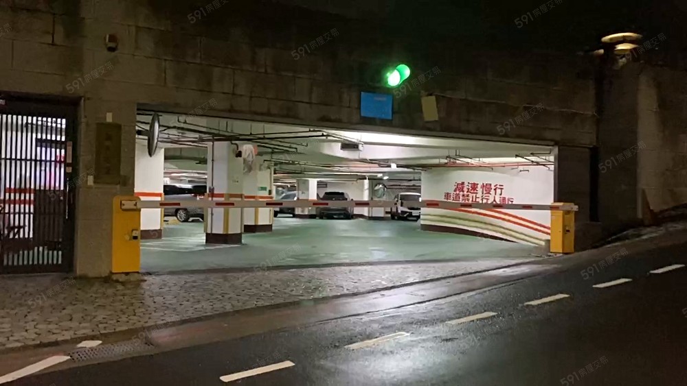 大樓室內平面一樓大停車位 - Image 1