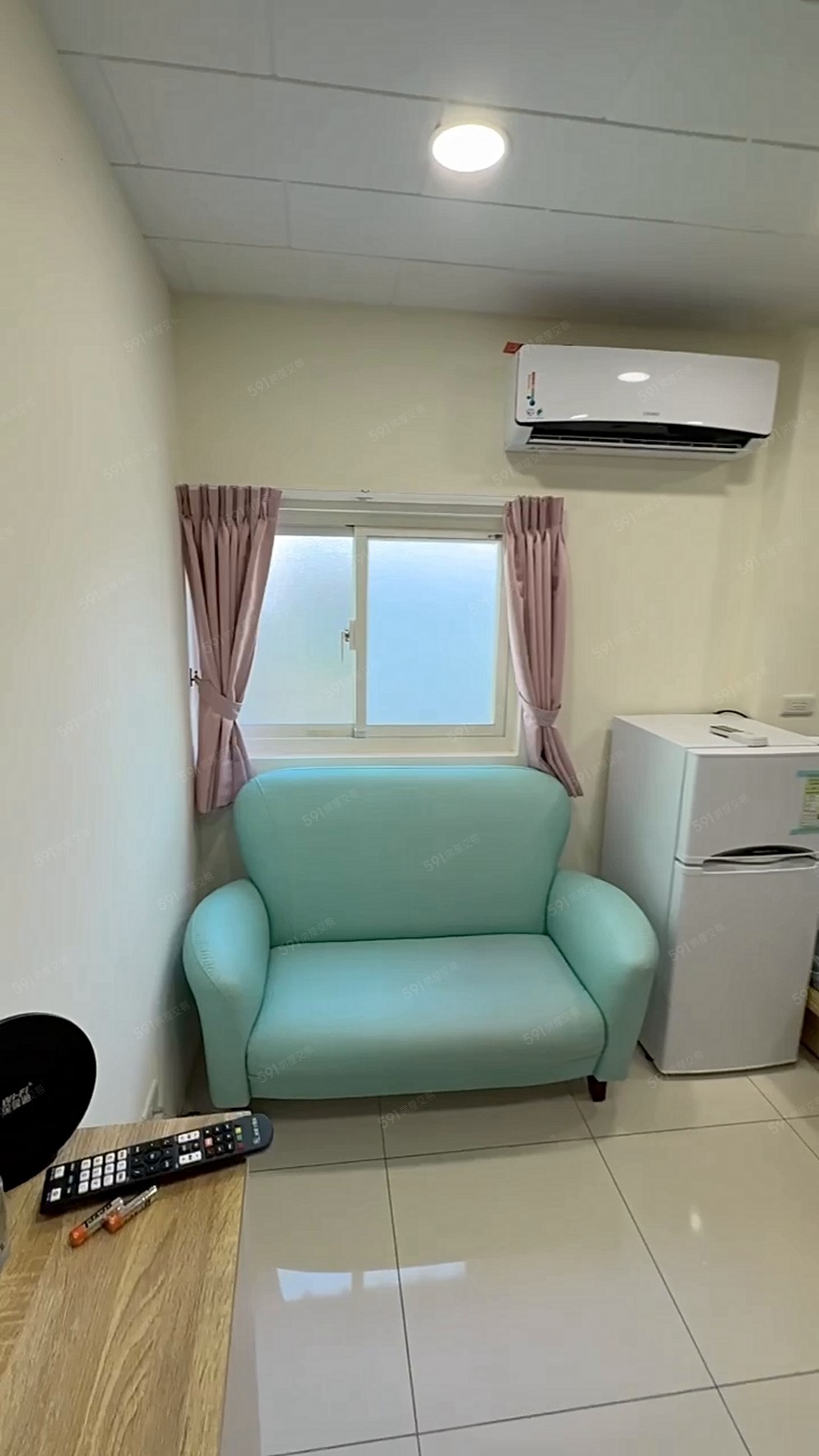 世貿/全新裝潢格局方正/採光通風獨洗曬/家具齊全/生活機能佳 - Image 1