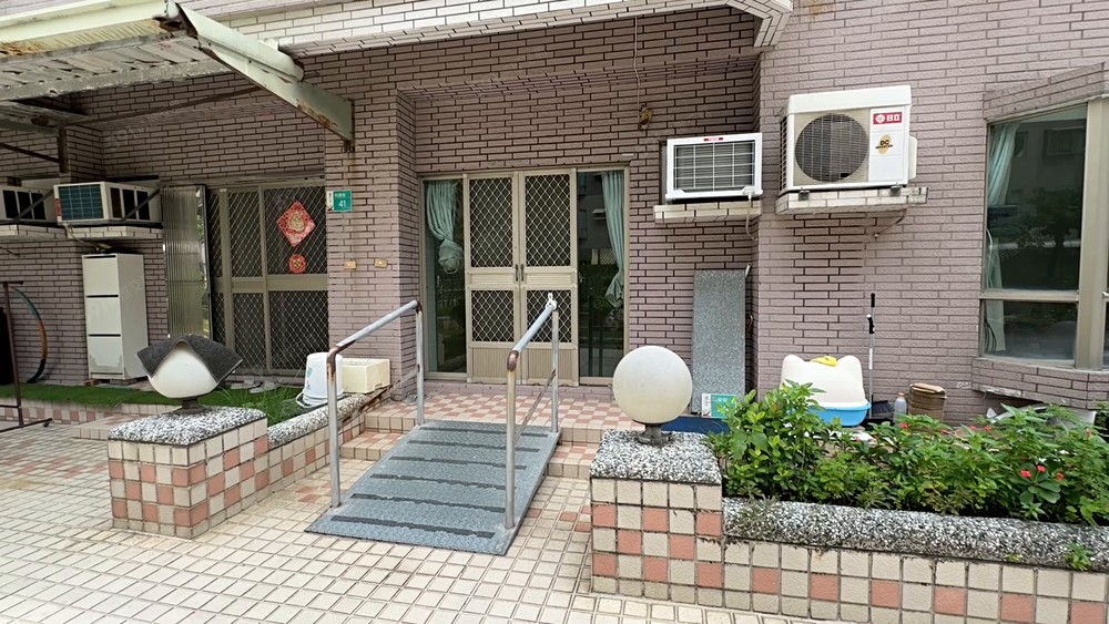 東區#吉寶市/免爬樓梯/溫馨2房/寵物友善小宅 - Image 1