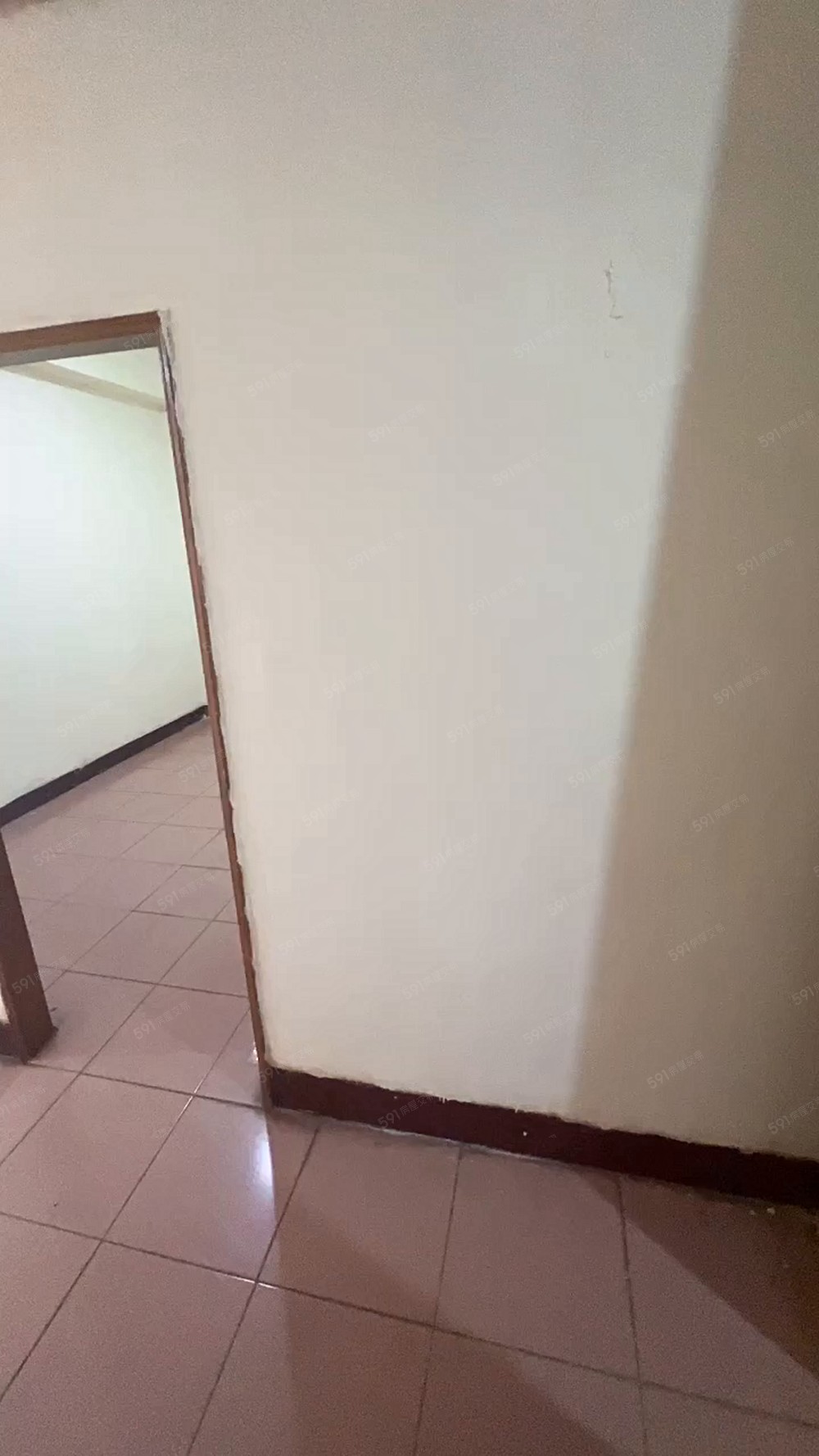 【鬧中取靜】→方正三房，便宜出租 - Image 1