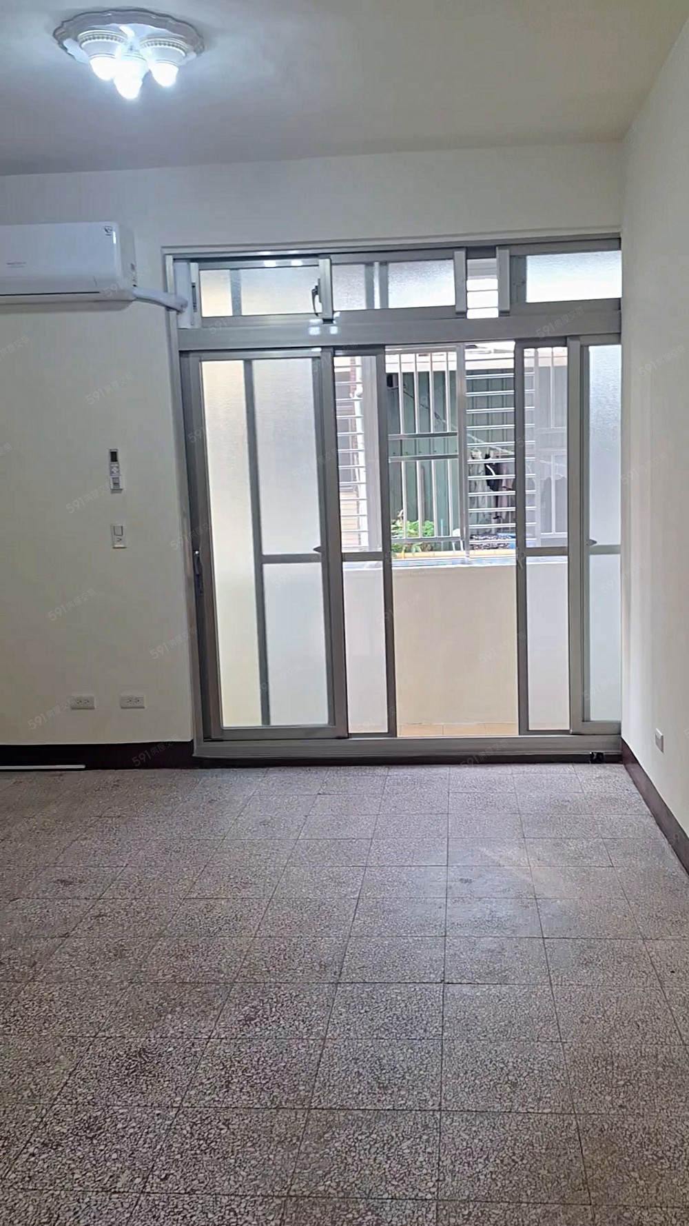 邊間2房採光好,可租補,全新冷氣 - Image 1