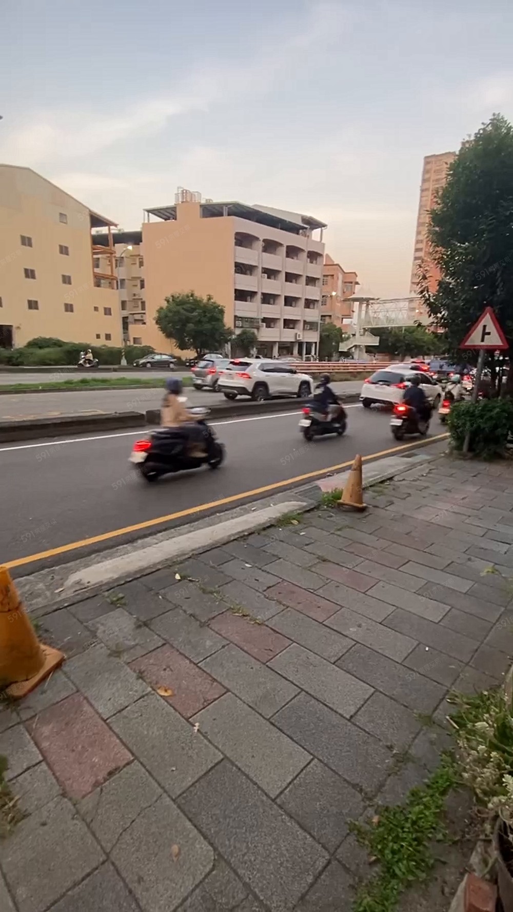 嶺東向上路/高級裝潢1~2樓店面住家兩用/可寵可租補可營登 - Image 1