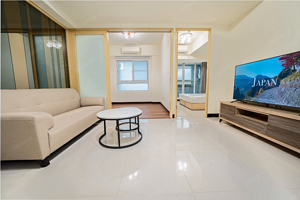 左營漢神巨蛋,一卡皮箱入住,嶄新裝潢家具家電可租補~屋主自租 - Image 1