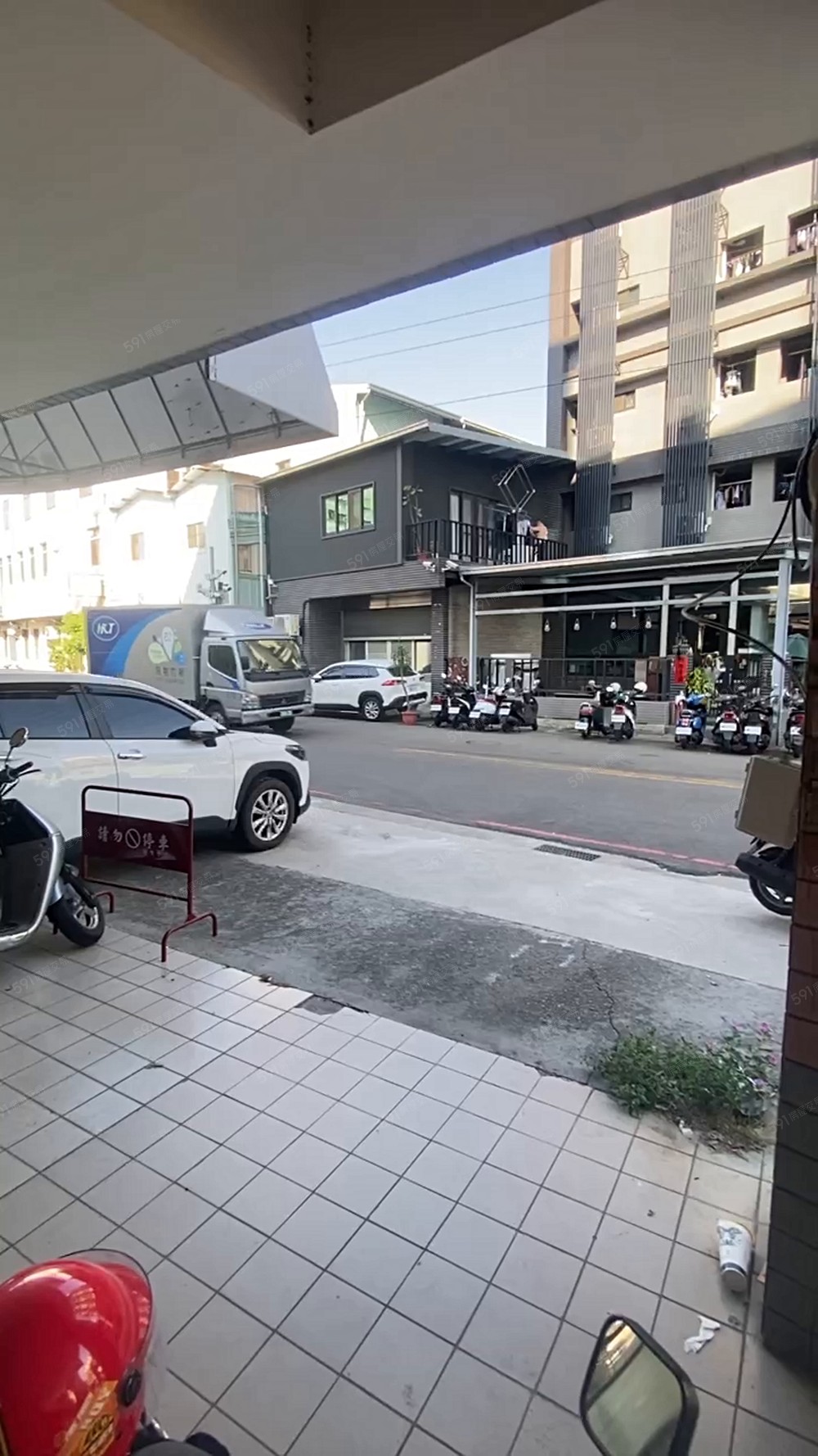 台中高工樹義國小旁/精美裝潢爬梯二樓大四房/可寵可租補採光好 - Image 1