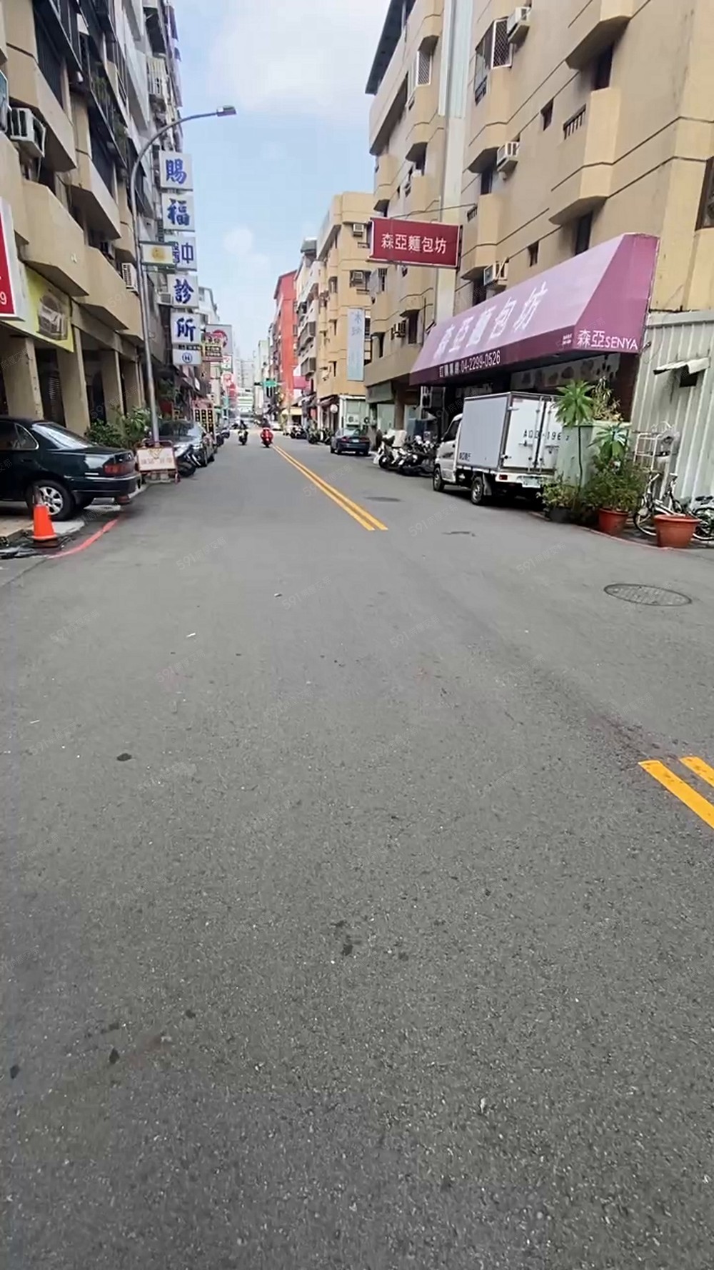曉明女中附近/巷內角間雙店面1~2樓三房/可餐飲可停三台車 - Image 1