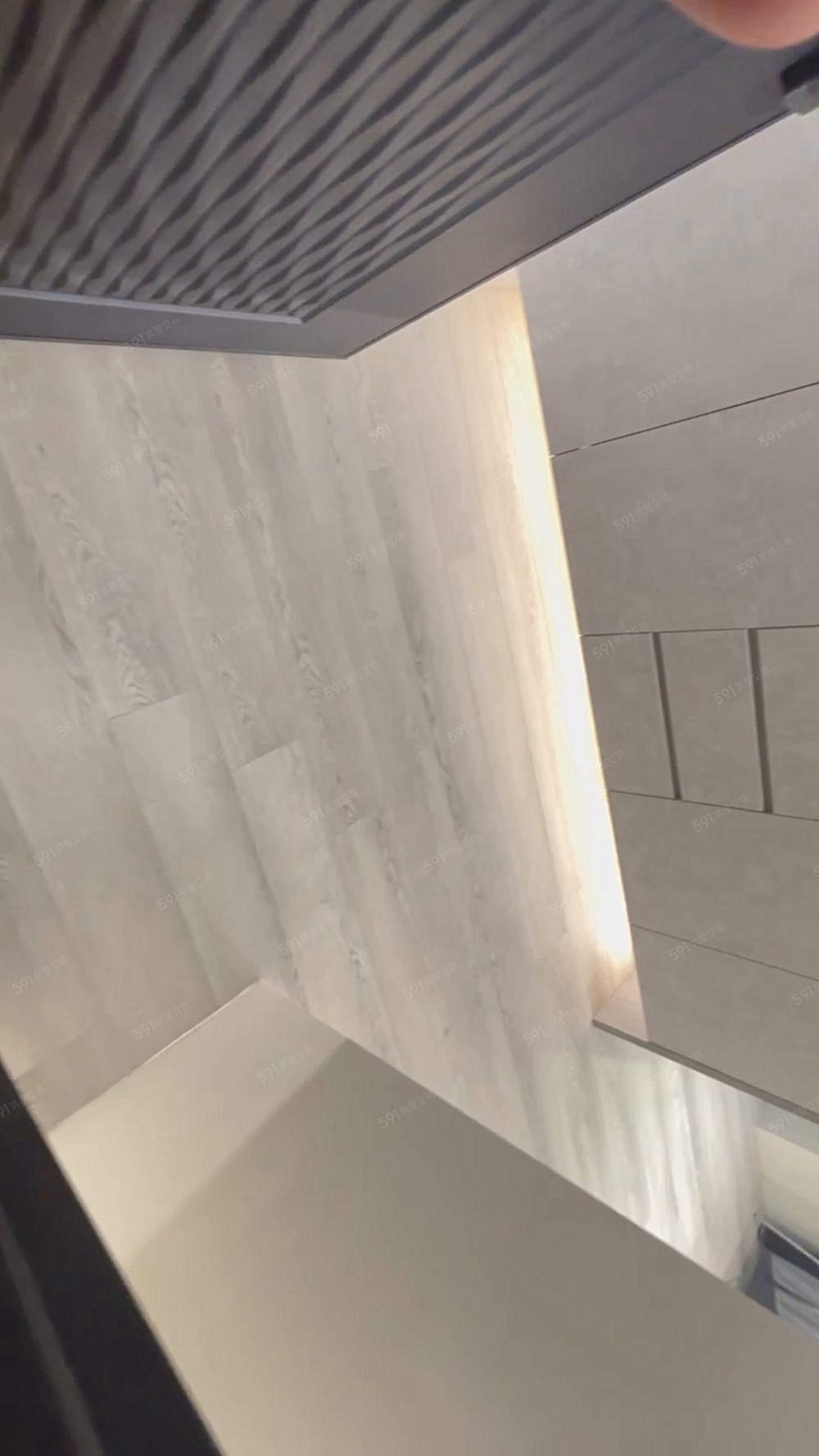 客運園區凱悅三房車 - Image 1