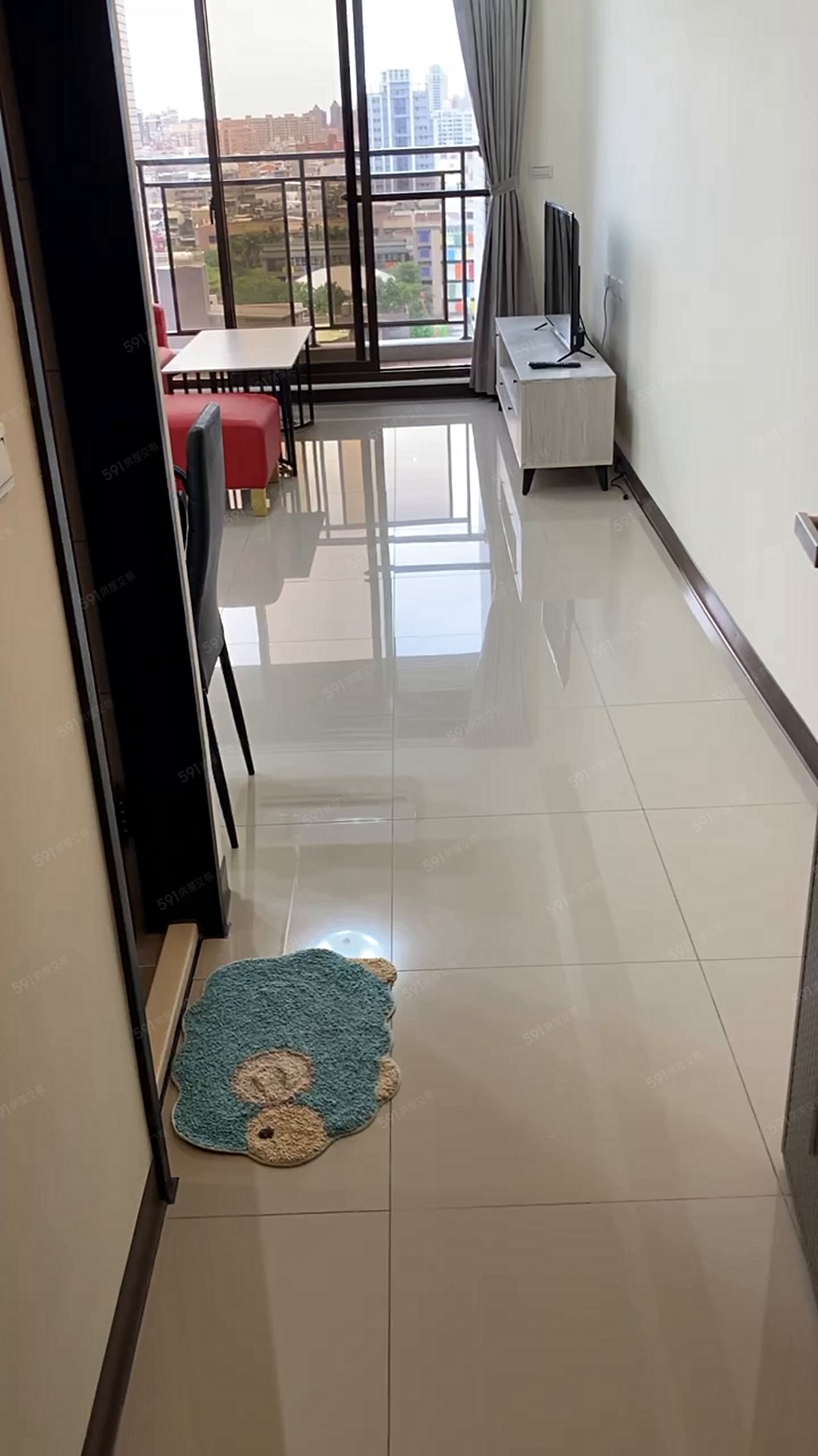 可租補!民族公園旁6年電梯大樓稀有前後陽台大兩房 - Image 1