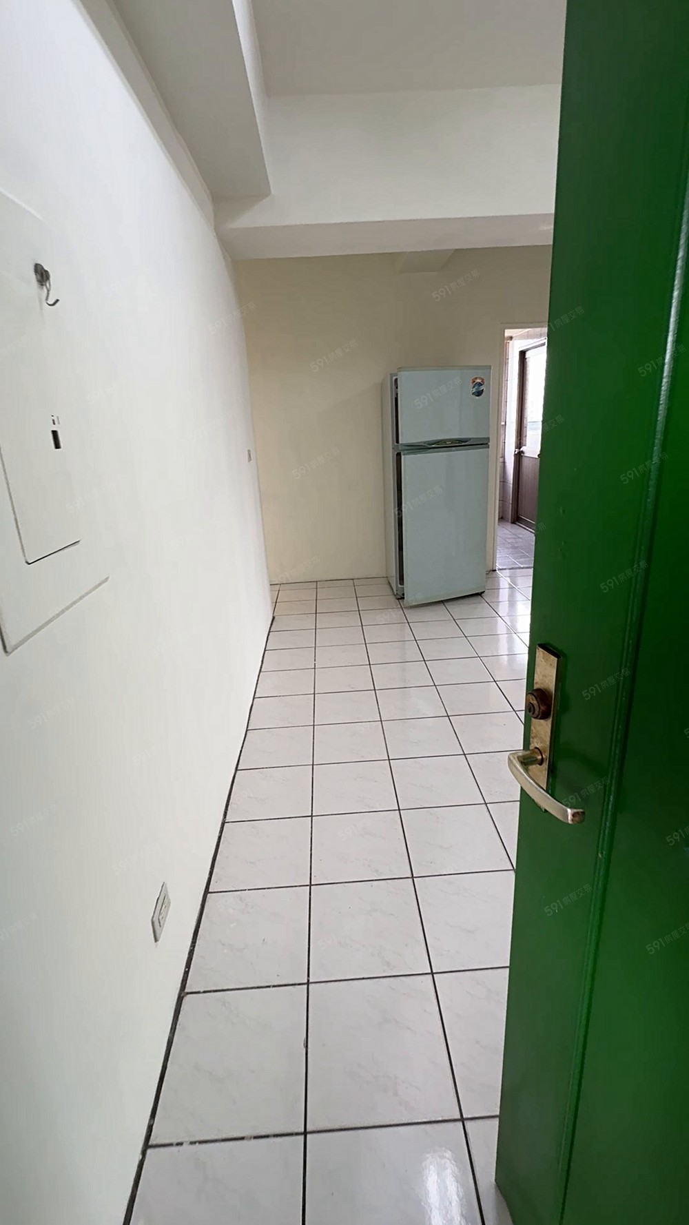 漢神百貨|崇德昌平商圈|電梯三房休旅車位|四台全新冷氣| - Image 1