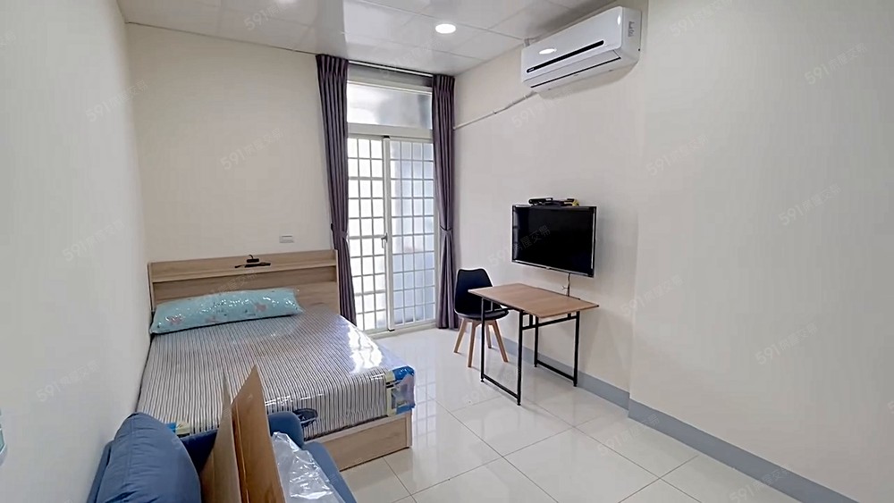 五權車站|一層兩戶|可租屋輔助|流理臺|採光通風|變頻冷氣 - Image 1