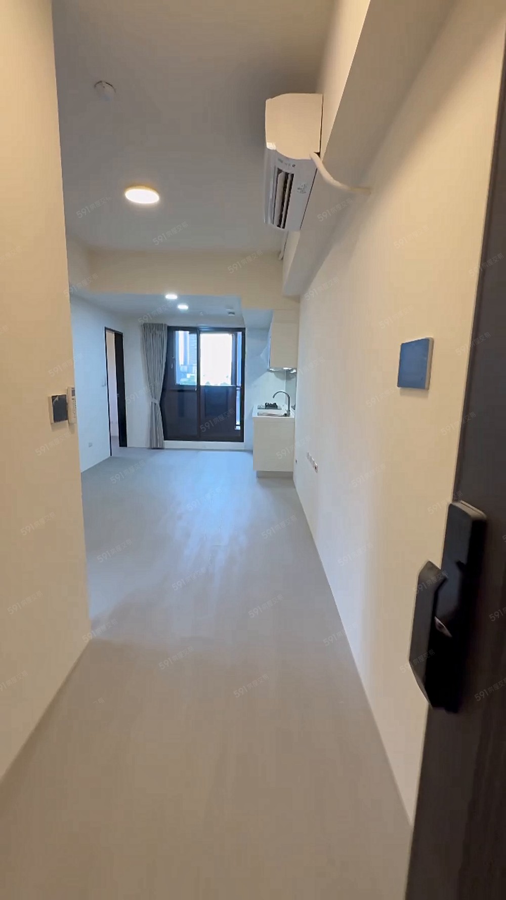 青埔精品美兩房車/一個機車位、一個汽車位 - Image 1