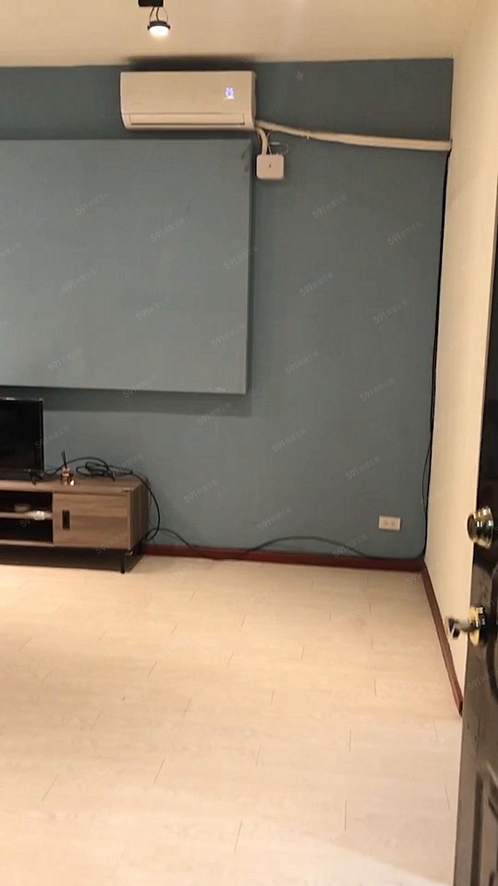 板新站2分鐘可租屋補助台水台電水泥隔間大坪數四房二廳可開伙可 - Image 1