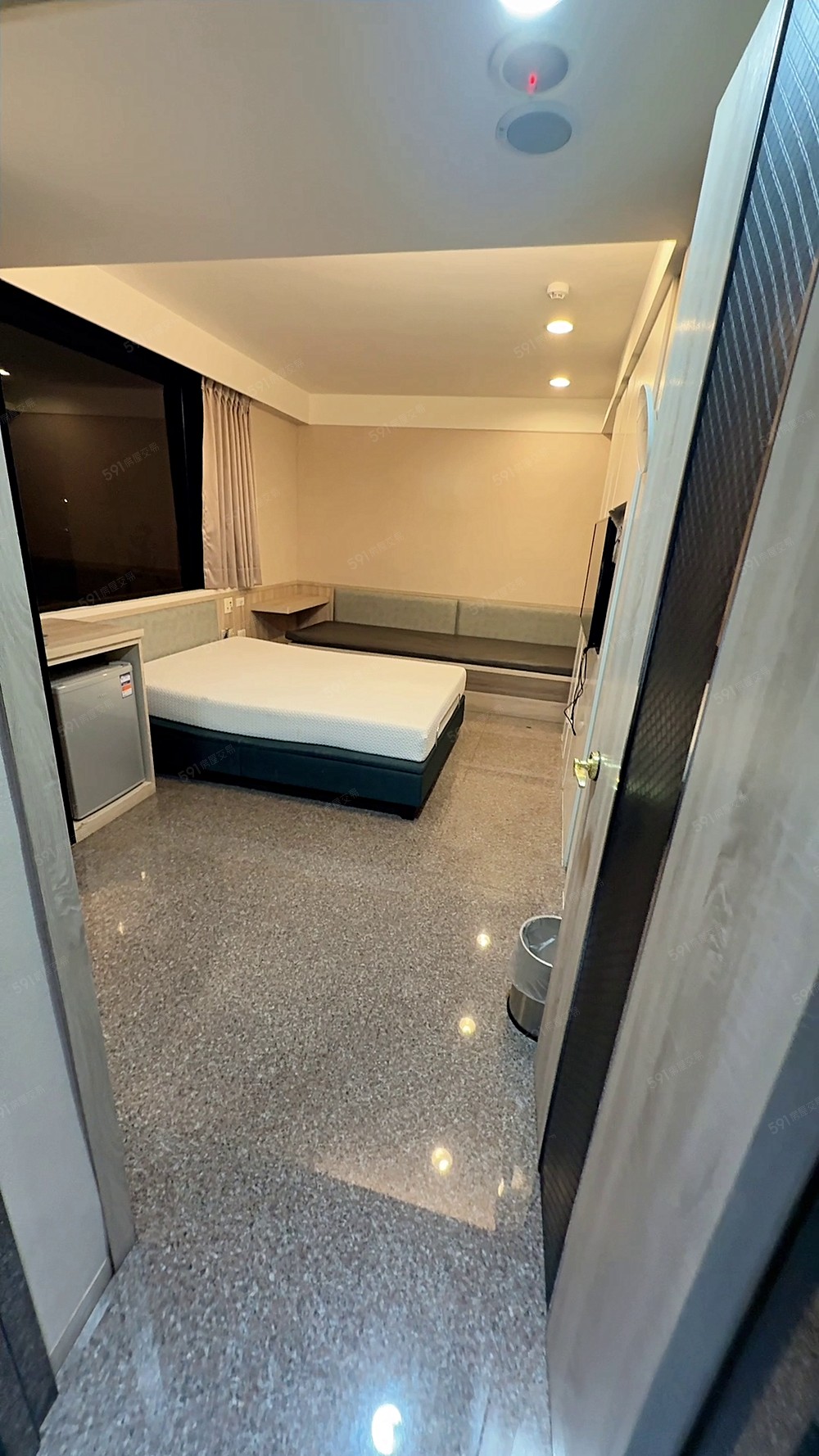 板橋捷運電梯漂亮大套房 - Image 1