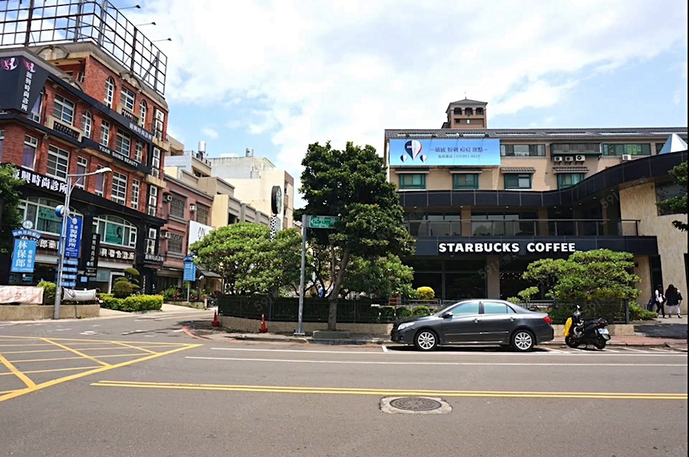 竹北光明美食商圈～１店１４套年收租２０８萬～星巴克走路１分鐘