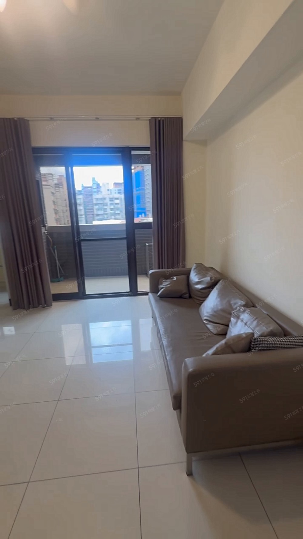 中央路雙陽台正2房出租/寵物友善/近海山捷運站/租金含車位 - Image 1