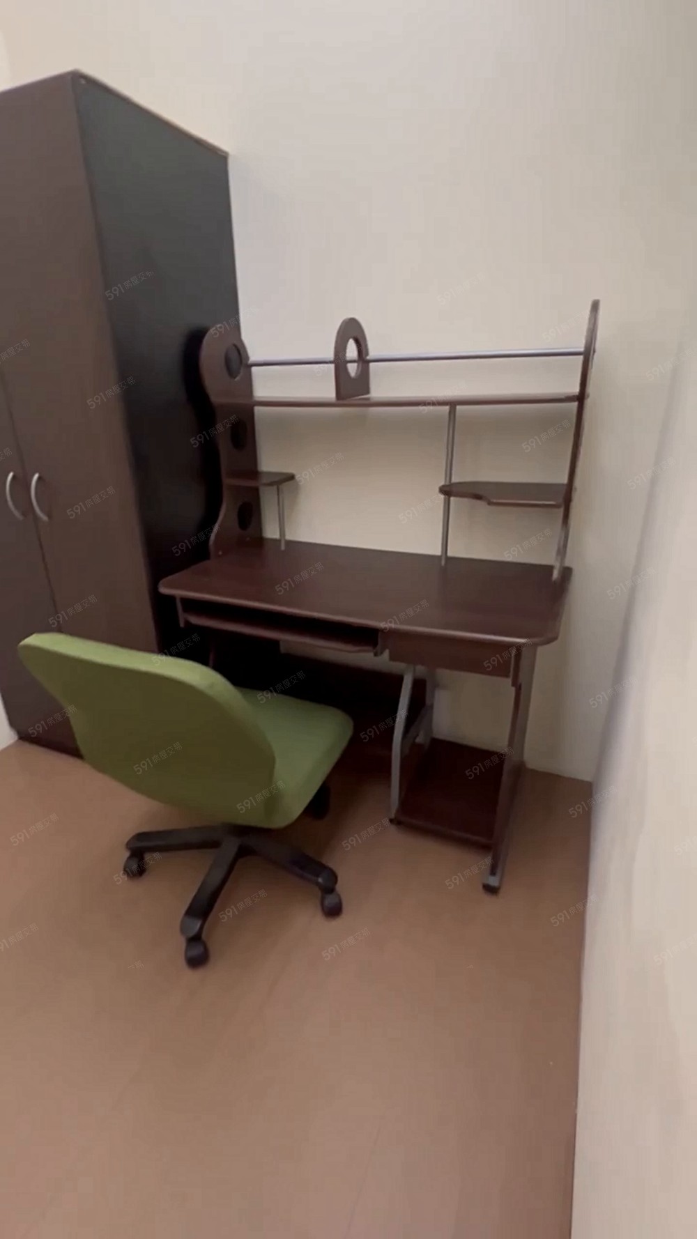 〈可租補〉環球百貨/板新騎車4分採光獨洗大套房可貓 - Image 1