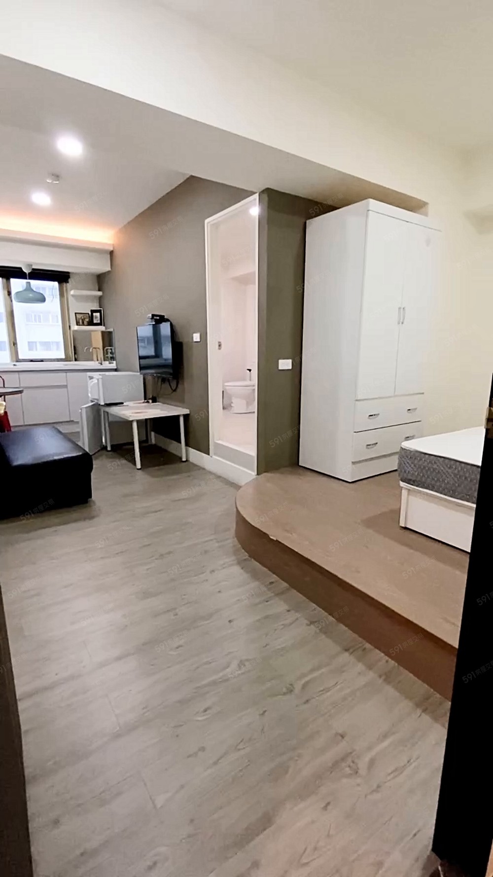 中區-火車站🎏大套房🎏一卡皮箱即可入住 - Image 1