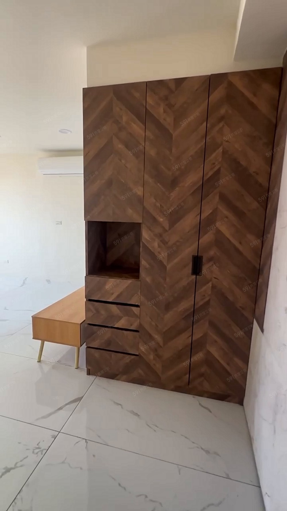 [可寵可租補]友愛路15坪超大套房~1房1廳1衛有隔間 - Image 1