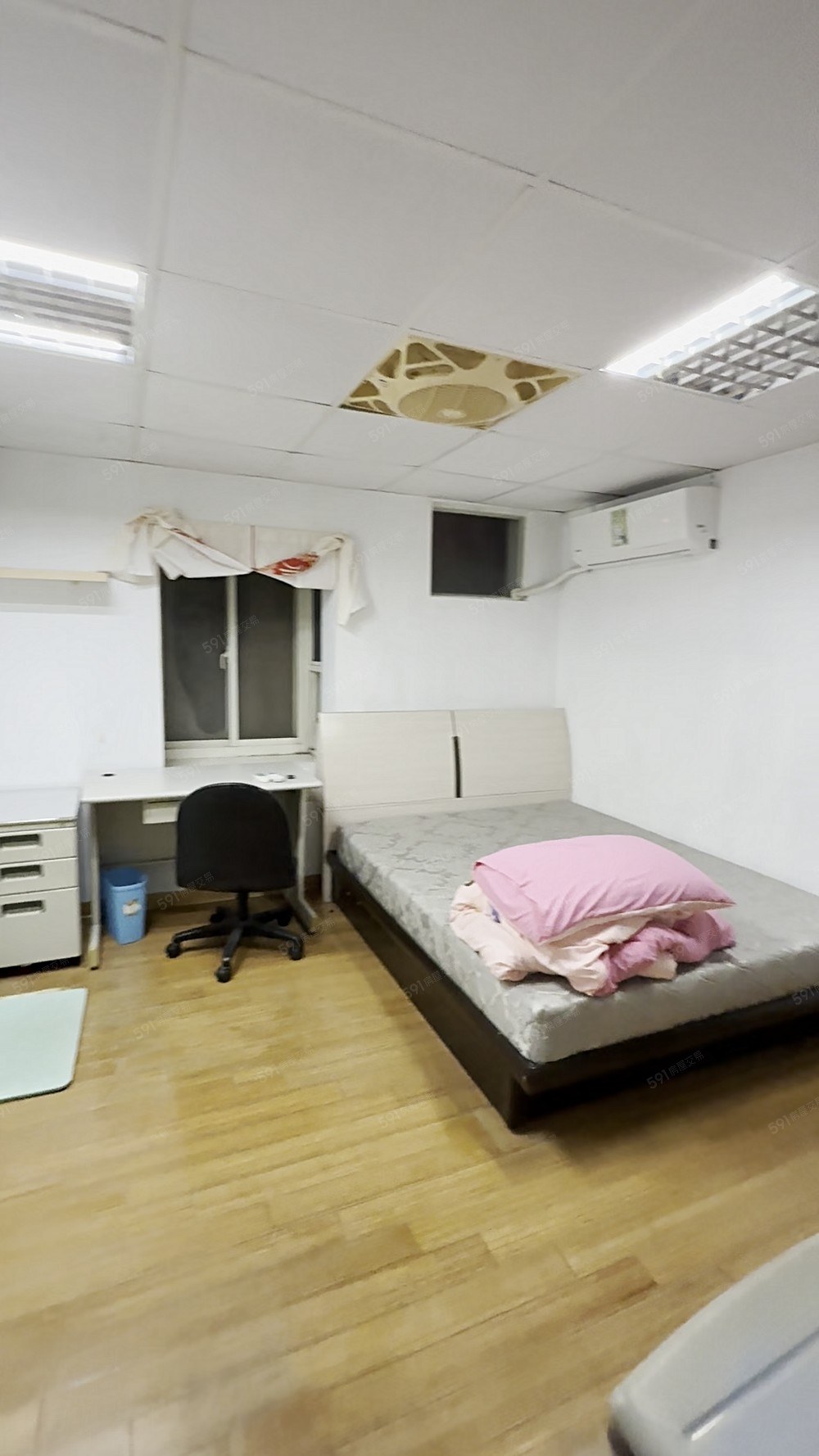 永安市場🚄雙人掀床開窗🌟水泥磚牆🧱變頻冷氣⚡️便宜首選 - Image 1