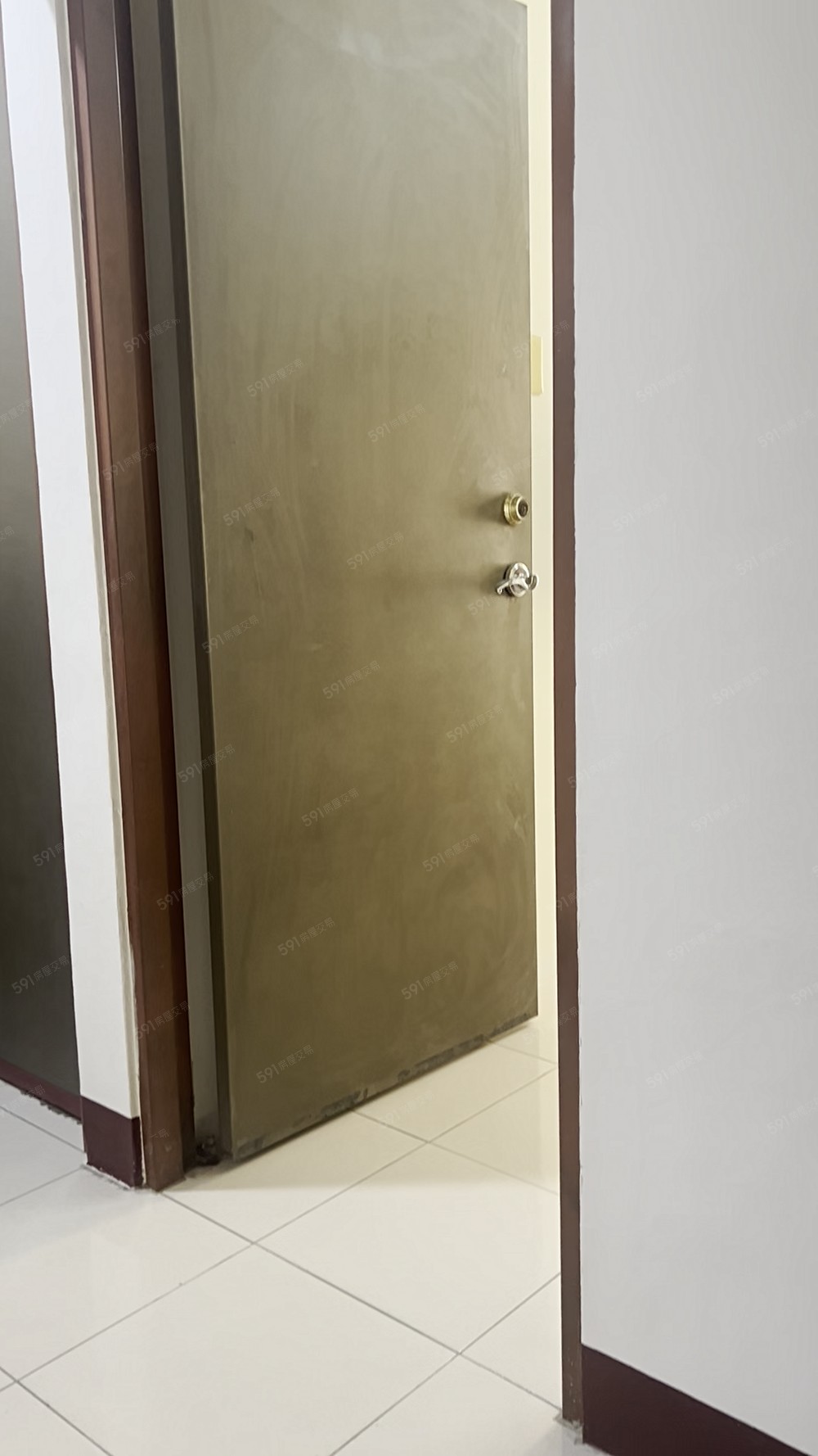 崑山科技大學過一條馬路就到學校了門口附近什麼都有賣 - Image 1