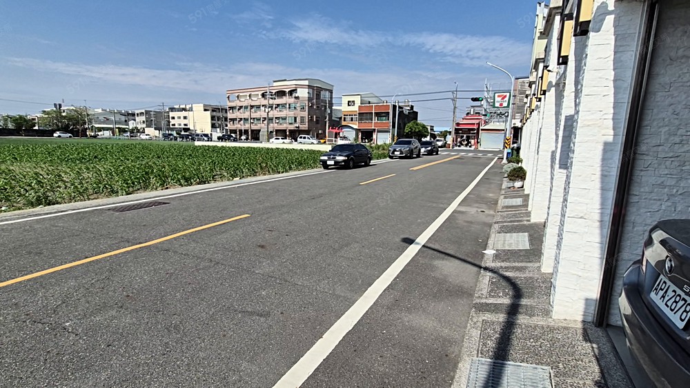A學東重劃區10米路邊單排7-11旁透天6年屋邊間