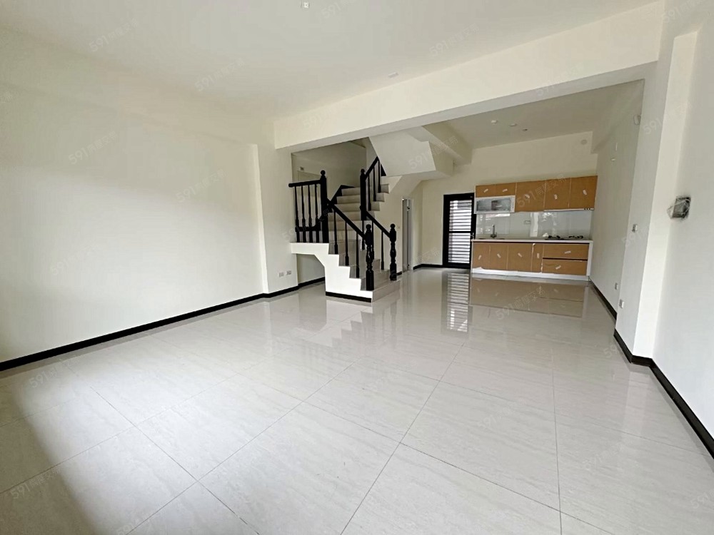 水上全新車庫別墅