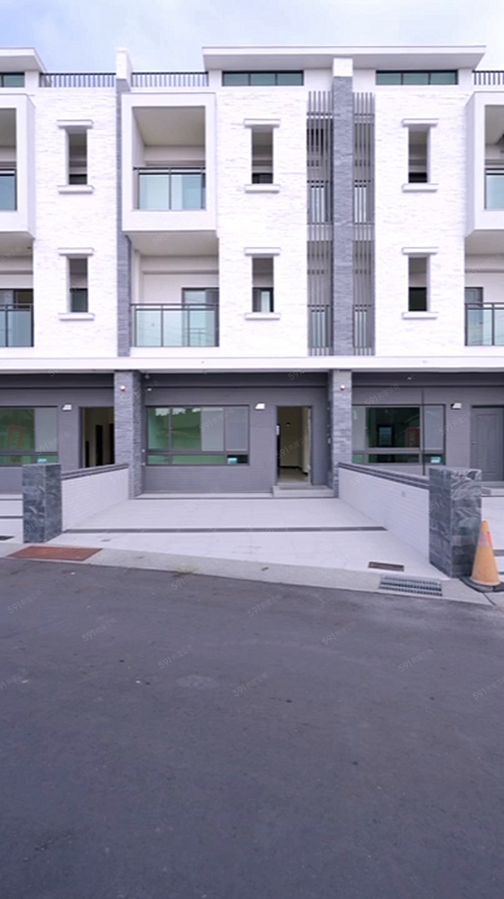 近湖子內大面寬孝親房雙車庫全新別墅(A2)