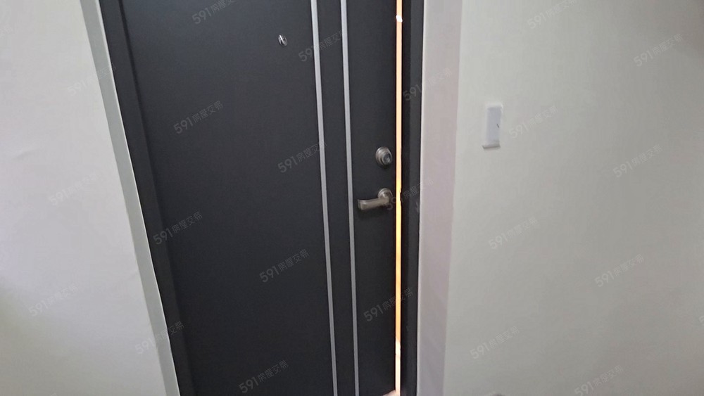 泰和公園美妝三房【住商江紀緯Steven】