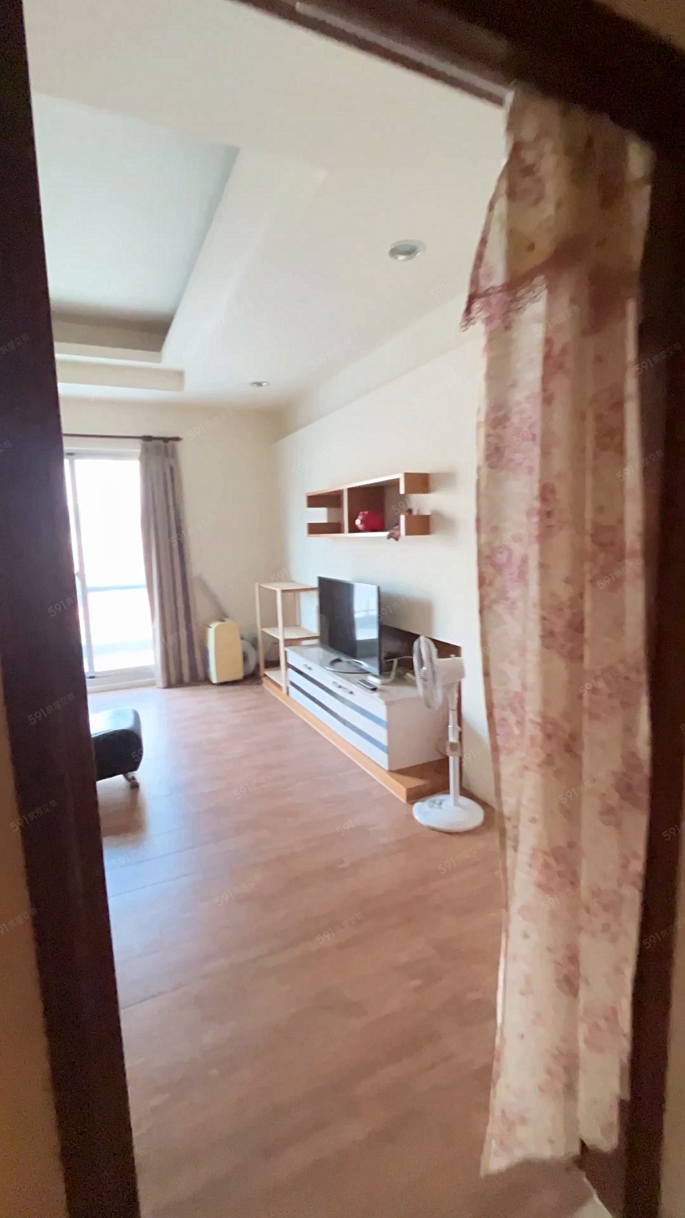 文南健康巷弄內陽台優質大套房出租近南大、南市府 - Image 1