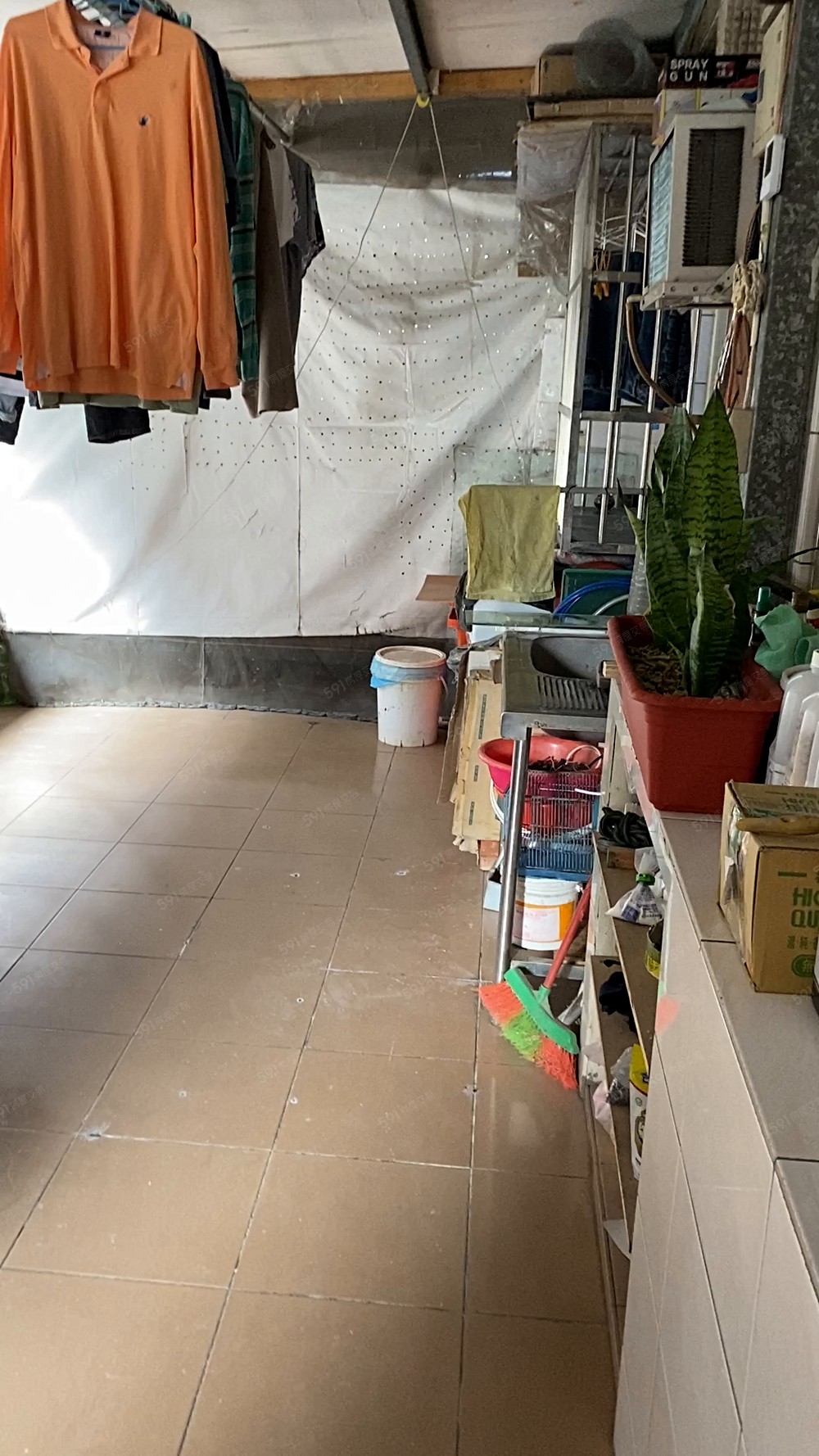 優美裝潢.紅磚隔間.空間大.採光佳（可申請政府租屋補助） - Image 1