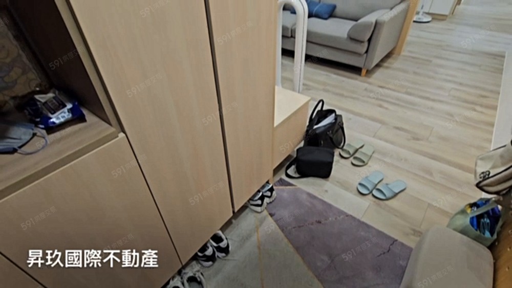 買方1%竹科八分鐘五年屋東科路旁三房精裝潢平面車位