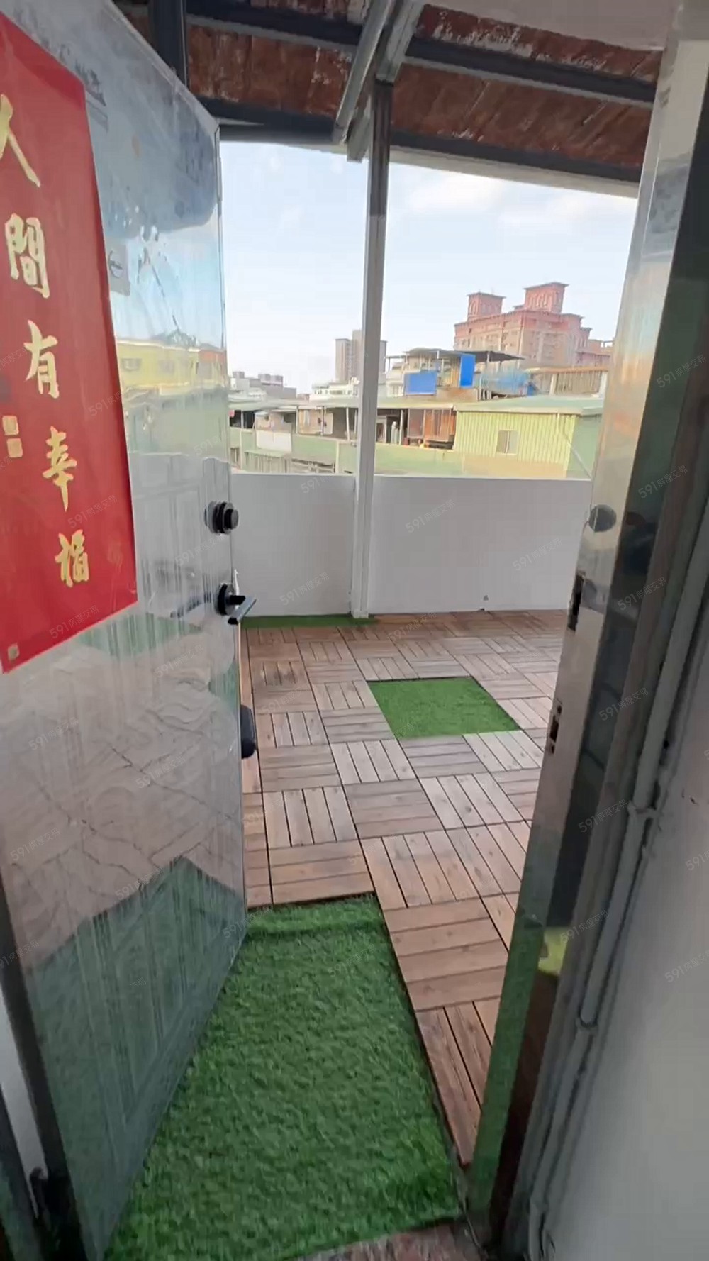 美妝露台三房可寵 - Image 1