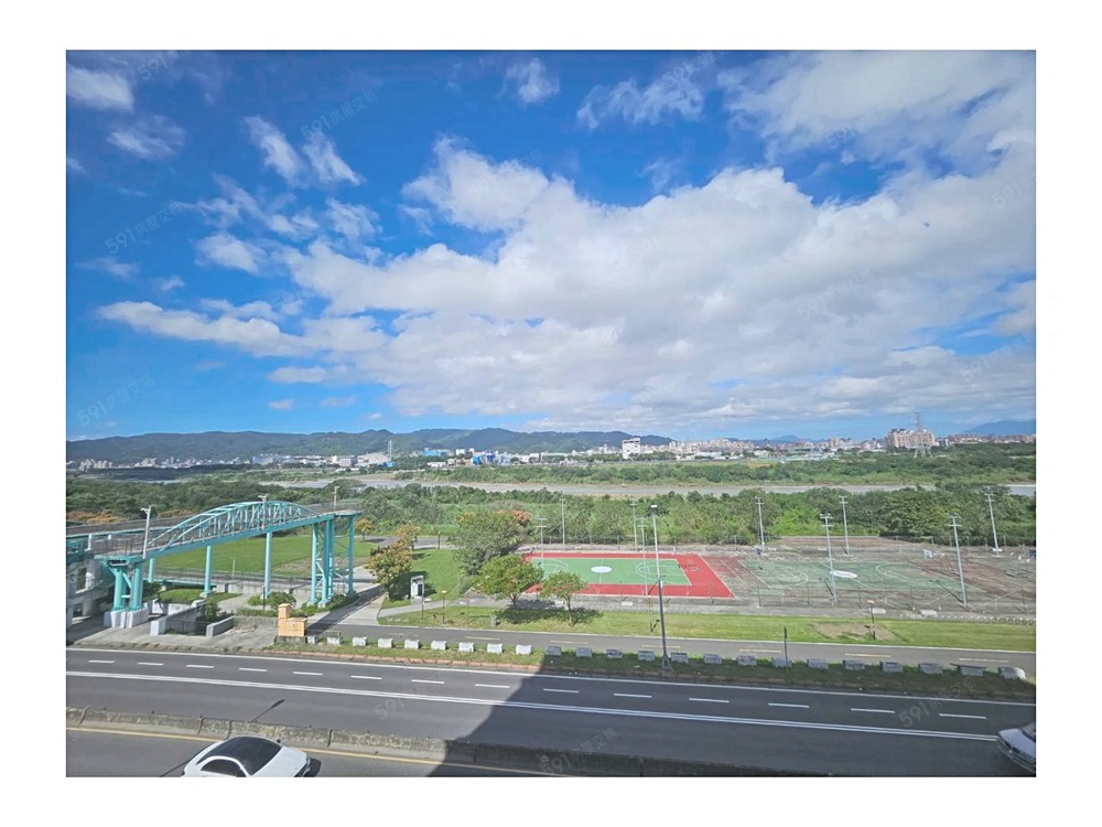 頂埔捷運｜名軒皇城面河4房+平面車位