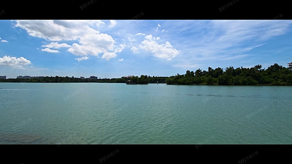 亞洲渡假村大邊間衛浴開窗採光優質套房