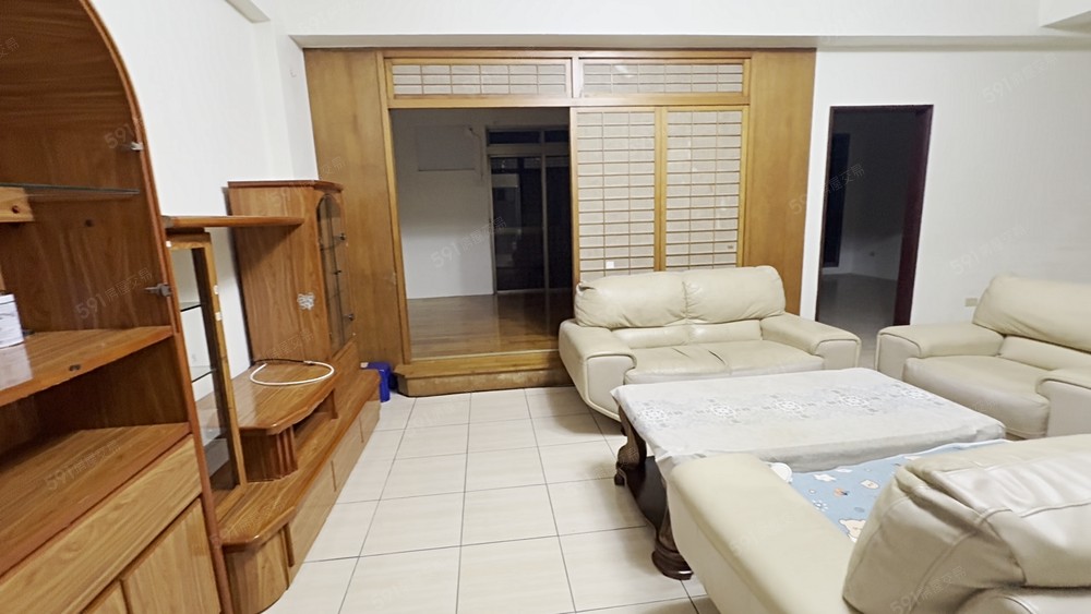 鄰近學區、轉運站,醫院,市場,美食1 - Image 1