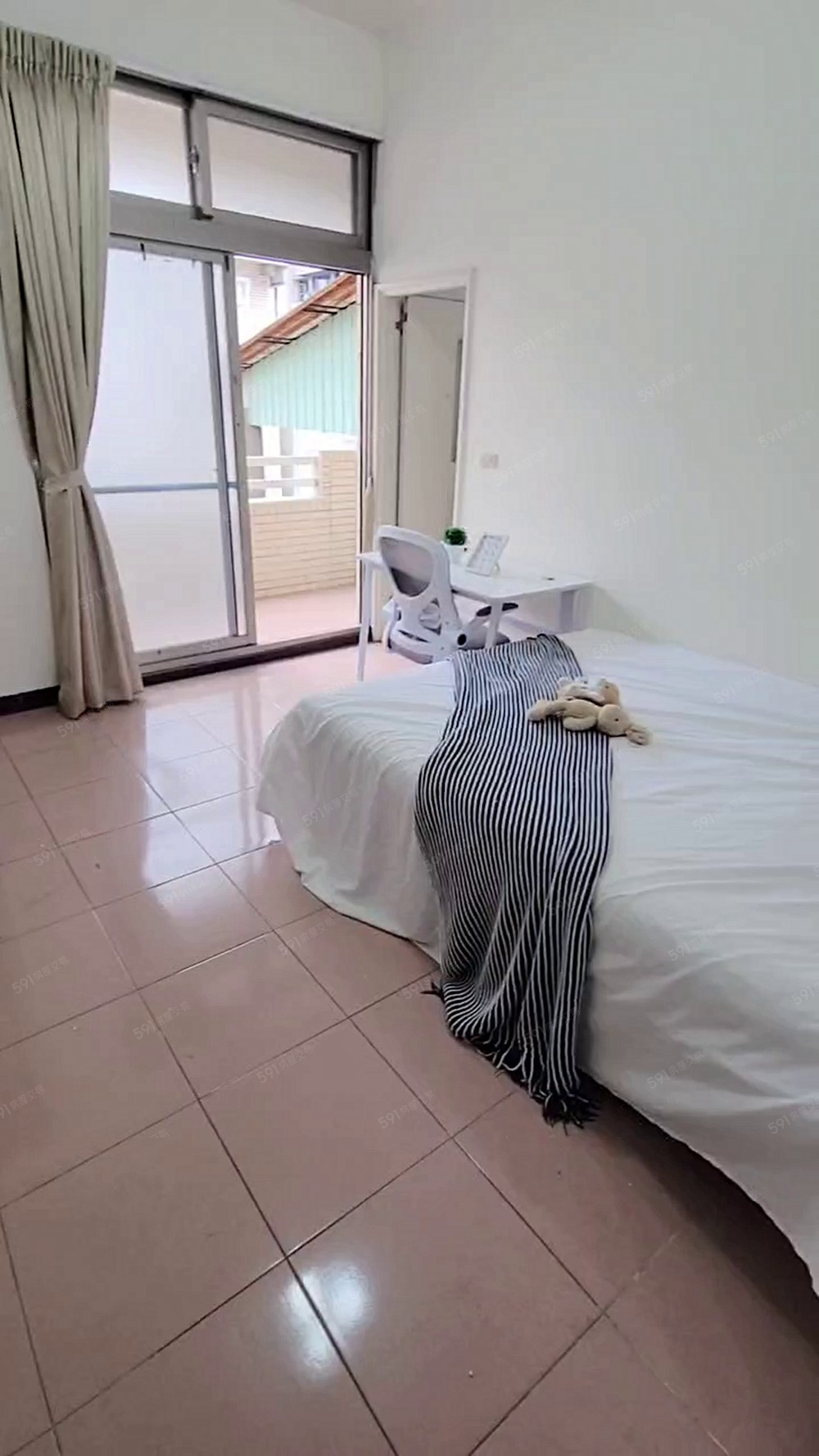 忠孝夜市🔆陽台獨洗曬🔆可租補🔆採光佳🔆小資族 - Image 1