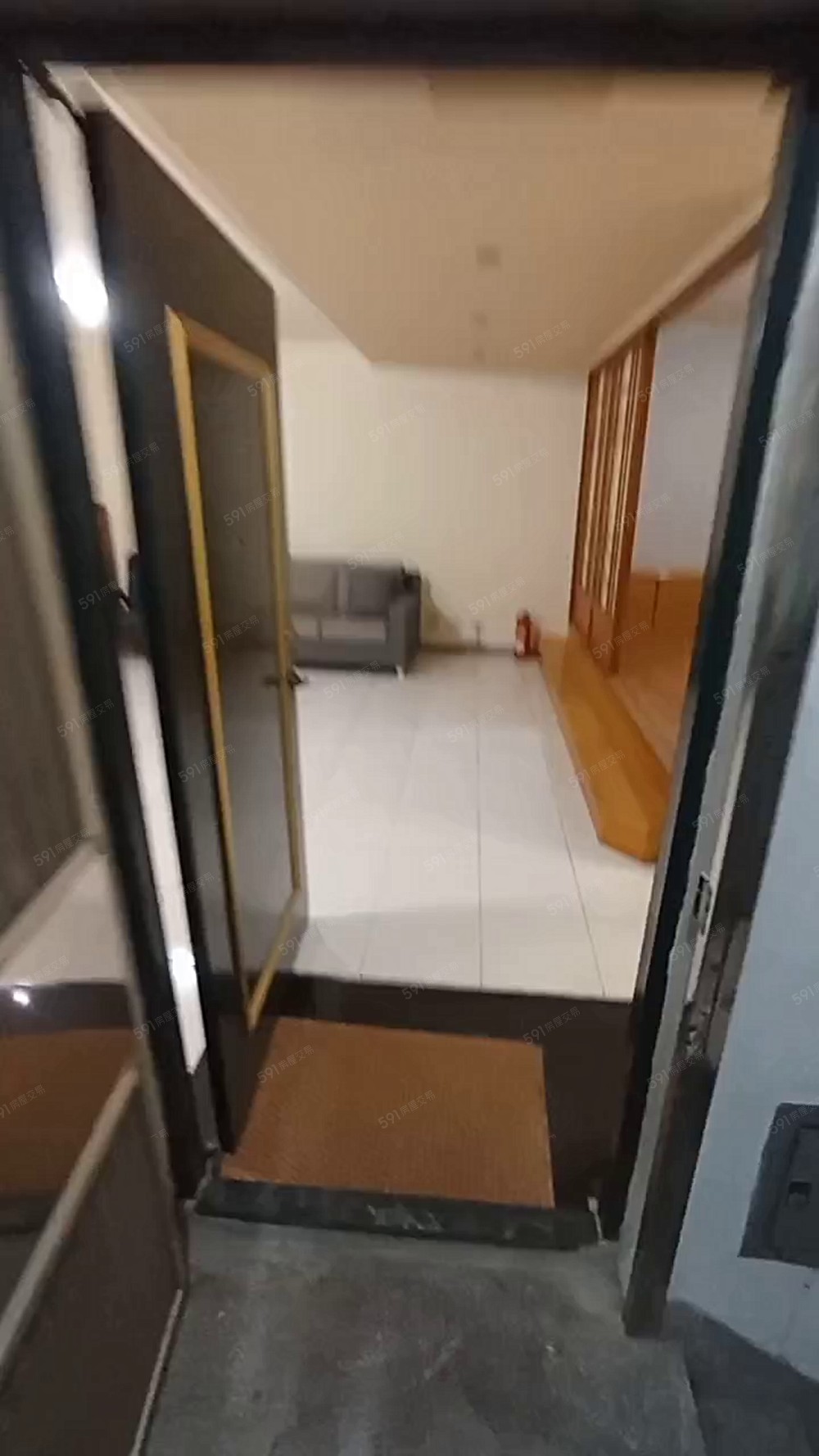 社宅三房民族路鷺江國小新裝美寓 - Image 1