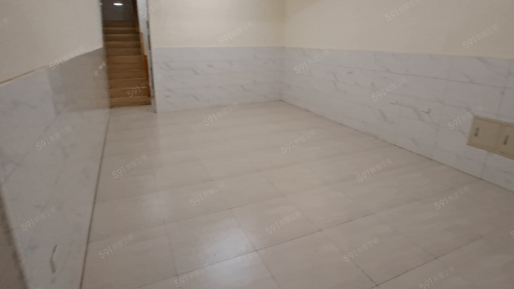 竹北高中旁美透天出租 - Image 1