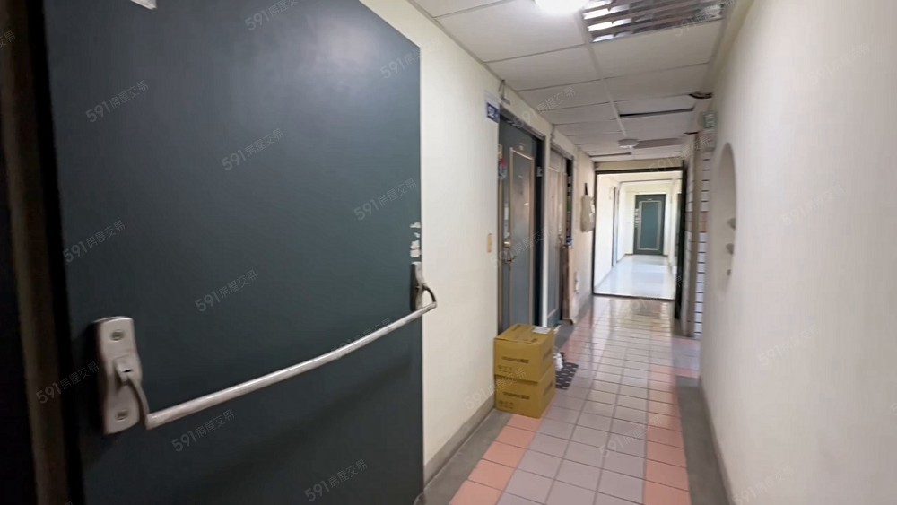 西區。教育大學【民權芳鄰】視野衛浴開窗電梯陽台套房