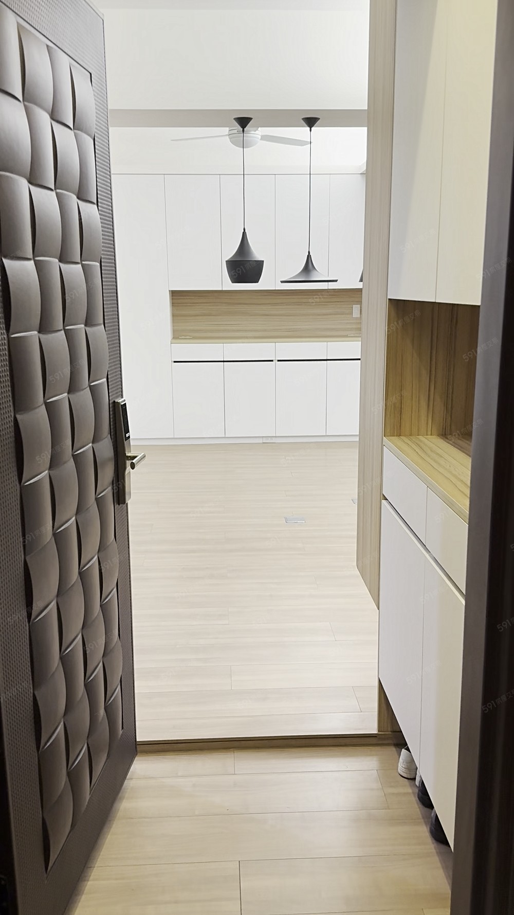 近中山醫。双捷湛電梯大樓出租。仲介勿擾 - Image 1