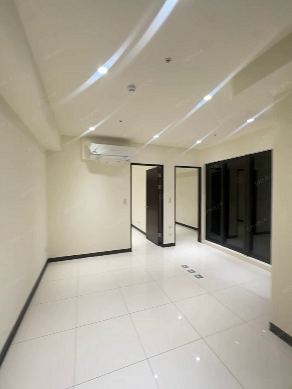 中和🌟全新交屋🌟租補稅籍🌟電梯管理🌟包裹垃圾收🌟 - Image 1