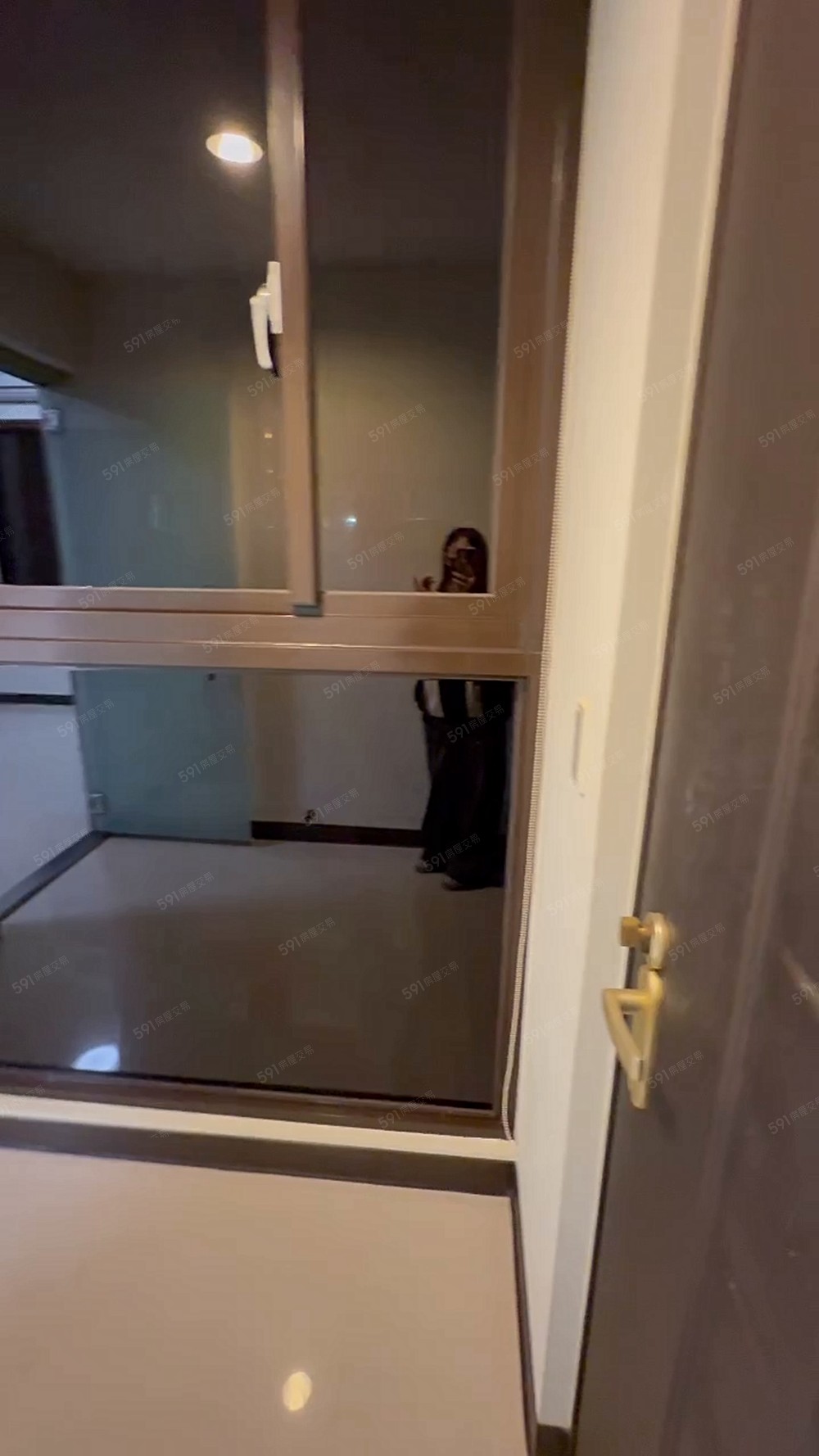 板橋🏠正兩房大空間/採光通風獨立陽台/包裹垃圾代收/台水電 - Image 1