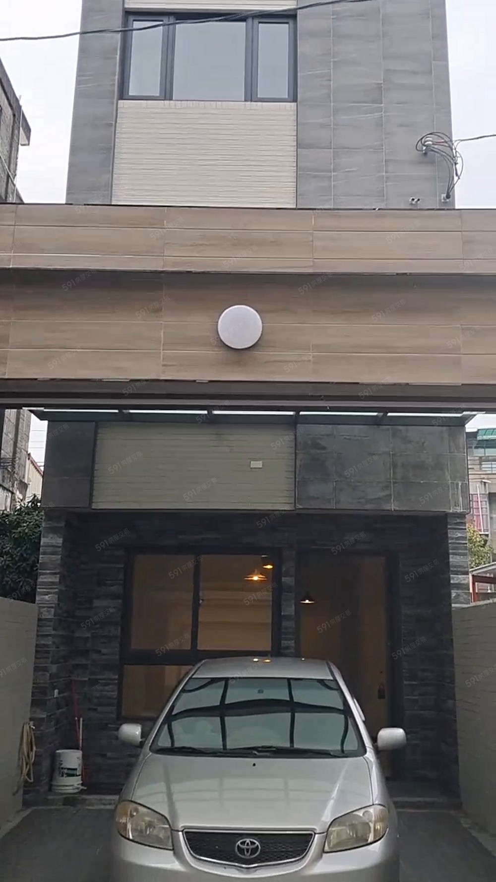 【自售】東勢高工正對面全新獨棟透天